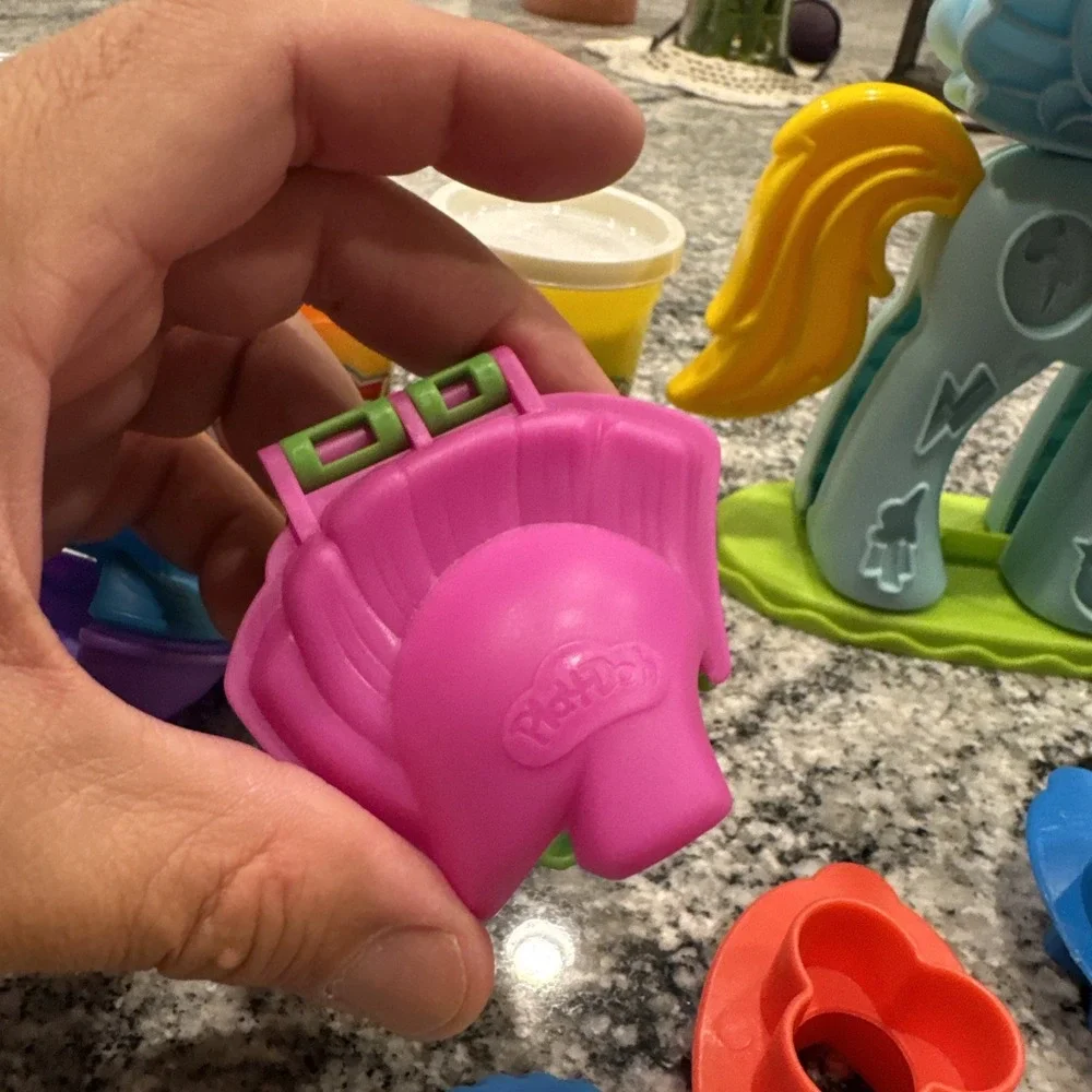 My Little Pony Rainbow Dash‎ Play-Doh Style Salon Mold On Base With Two Tubs #23
